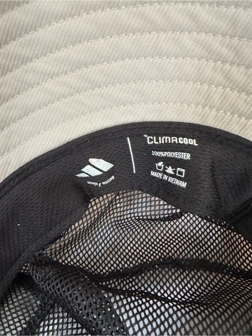 adidas Light Gray Men’s Bucket Hat with Black Accent